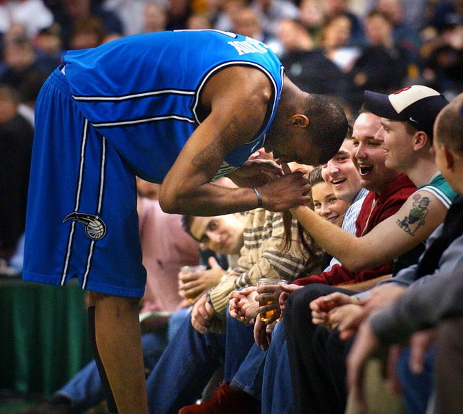 曼联、利物浦为何竞相追逐安托万·塞梅尼奥？（安托万·塞梅尼奥为何成为曼联与利物浦争相追逐的目标？）