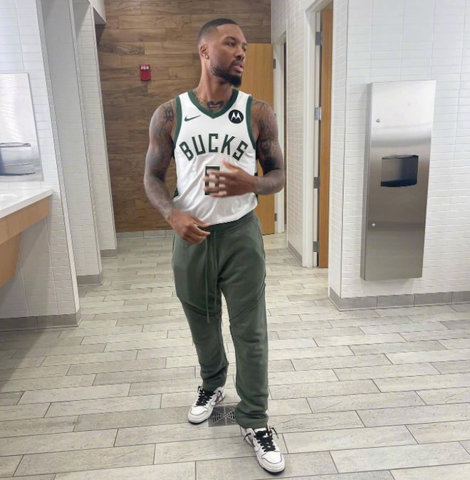 官方：拜仁中场帕利尼亚租借加盟热刺，含2500万欧买断条款（官宣：热刺租借签下拜仁中场帕利尼亚，买断价2500万欧）