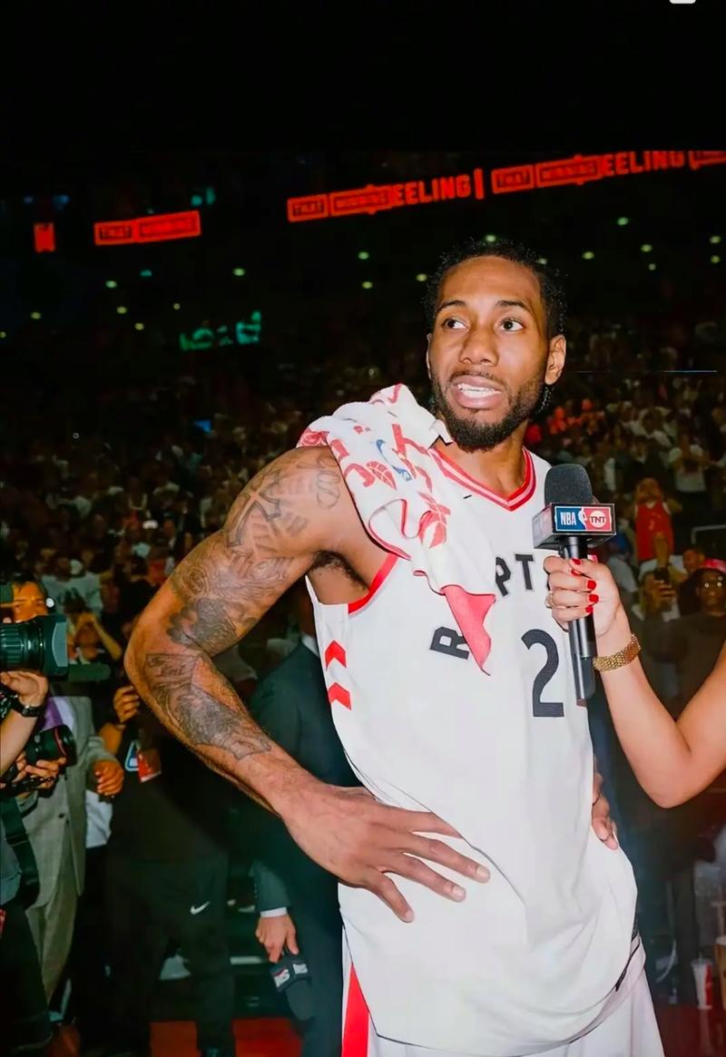 记者：赫伊森等5名后卫缺席皇马训练，阿森西奥遭遇病毒感染（记者：皇马训练缺席赫伊森等5名后卫，阿森西奥感染病毒）