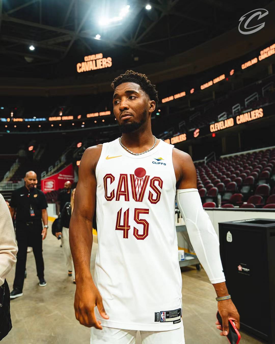 蒂亚戈：若瓜帅的足球是控制中的秩序，渣叔则是混乱中的自信（蒂亚戈：瓜帅崇尚可控秩序，渣叔强调混乱中的自信）