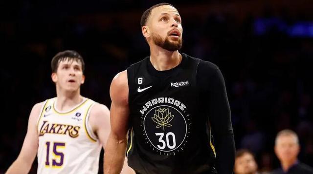 米体预测罗马vs那不勒斯首发：迪巴拉pk霍伊伦，苏莱在列（米体前瞻罗马对阵那不勒斯首发：迪巴拉对决霍伊伦，苏莱入选）