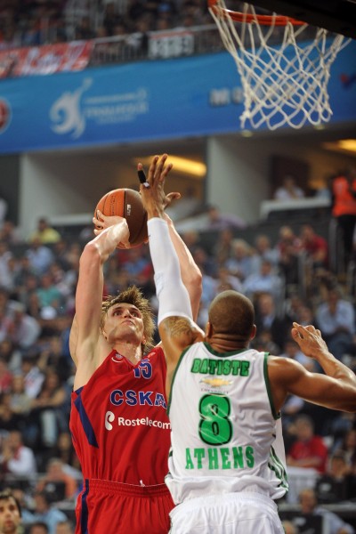 佐拉：当年有幸和马拉多纳一起练习任意球，让我能力明显提升（佐拉忆与马拉多纳共练任意球：我的能力因此大幅提升）