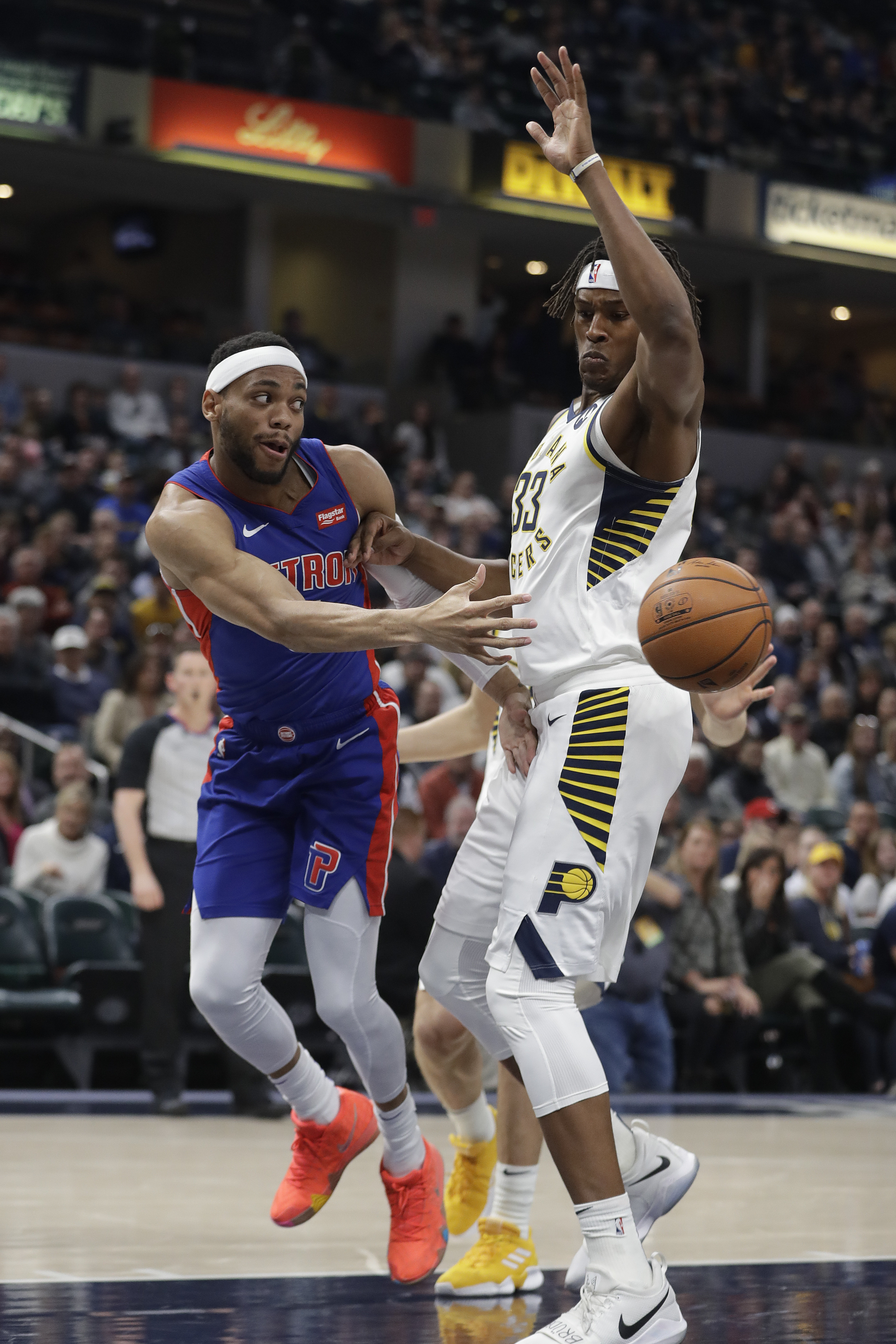 欧冠球员表现评析：C罗连续进球,（欧冠赛场表现解析：C罗连场破门）