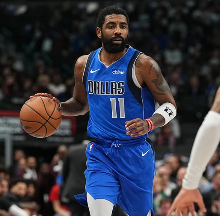 挪威后卫：中场休息时哈兰德让我们多传中，最后奏效了（挪威后卫：中场哈兰德建议多传中，最终奏效）