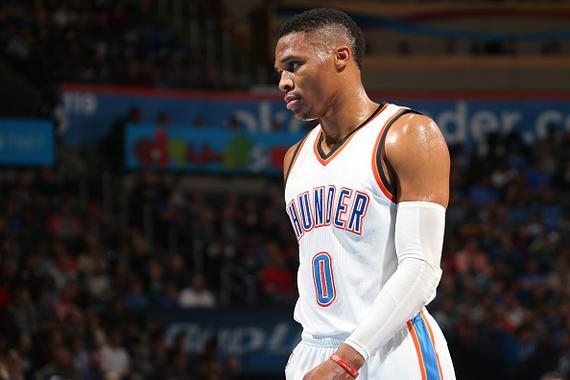 詹：现在的身体状态还不是很好；施洛特贝克整天说“废话”（詹坦言身体尚未回到最佳状态，称施洛特贝克整天“瞎说”）