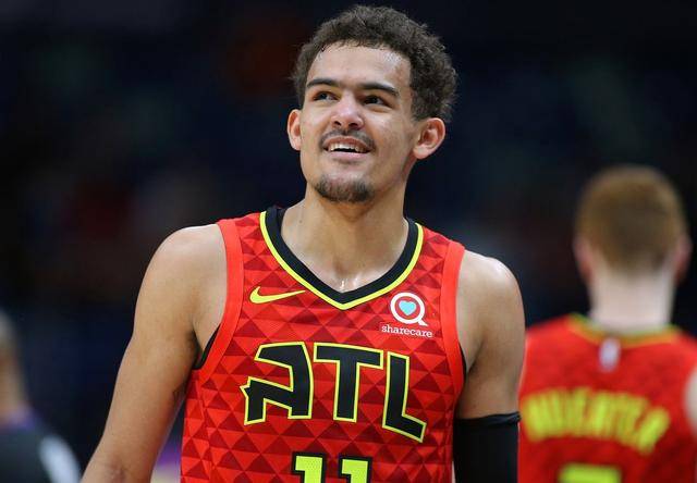 雷迪克盛赞艾顿防守端表现：他能做很多事情，甚至能换防马克西（雷迪克称艾顿防守全面：能胜任多项任务，甚至可换防马克西）