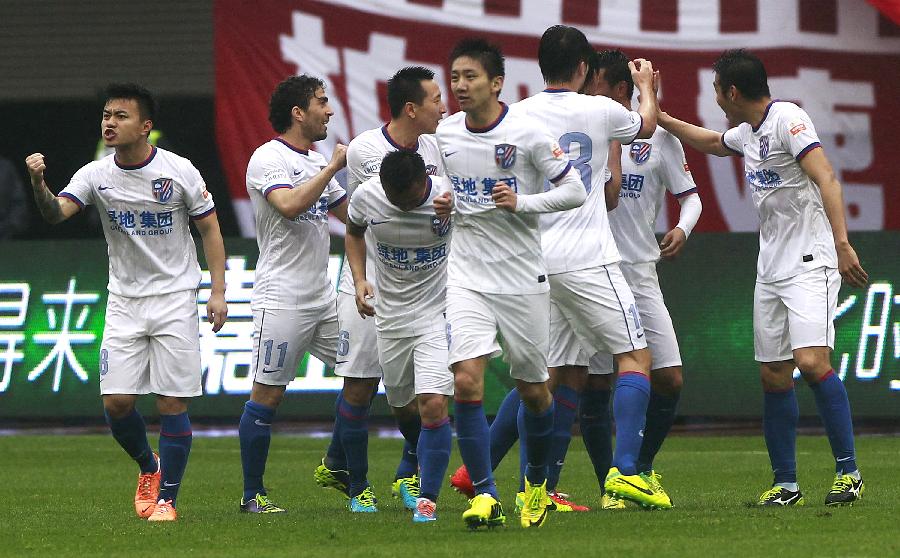 记者：曼联和切尔西有意桑德兰中场萨迪基，蓝军已经询价（记者：切尔西已询价桑德兰中场萨迪基，曼联也在关注）