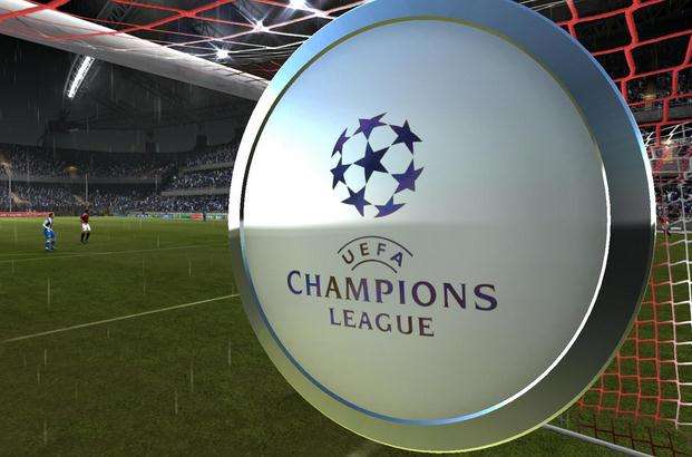 世界杯预热海报里没有C罗遭质疑，FIFA删除原海报改“怀旧”（世界杯预热海报未见C罗惹争议，FIFA删帖改推“怀旧版”）