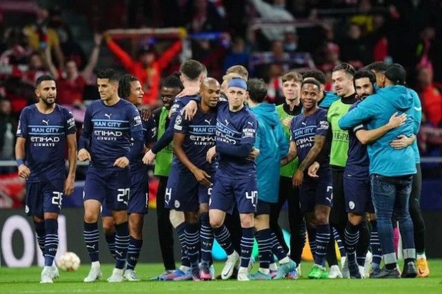 达成尤文生涯200场里程碑，洛卡特利获赠纪念球衣（洛卡特利迎来尤文第200场里程碑，获赠纪念球衣）