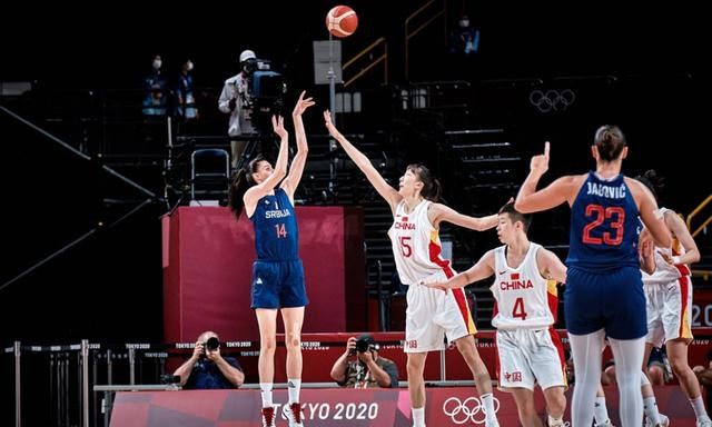 英格兰U21队11月大名单：里科-刘易斯、小贝林、吉滕斯入选（英格兰U21公布11月征召名单：里科-刘易斯、小贝林、吉滕斯在列）