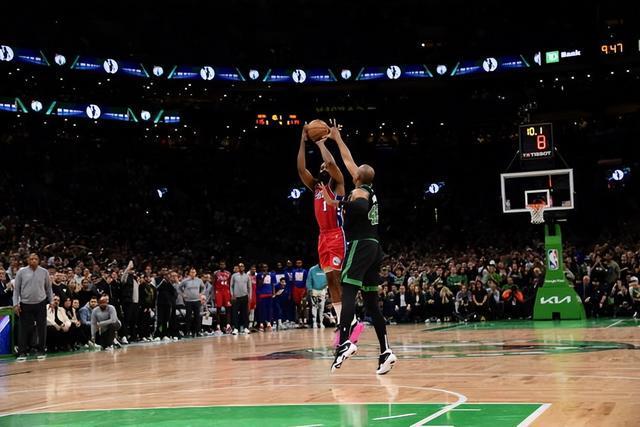 哈兰德：现在看到卡拉格在演播室，我都开始紧张了（哈兰德：每次在演播室看见卡拉格，我都会紧张起来）